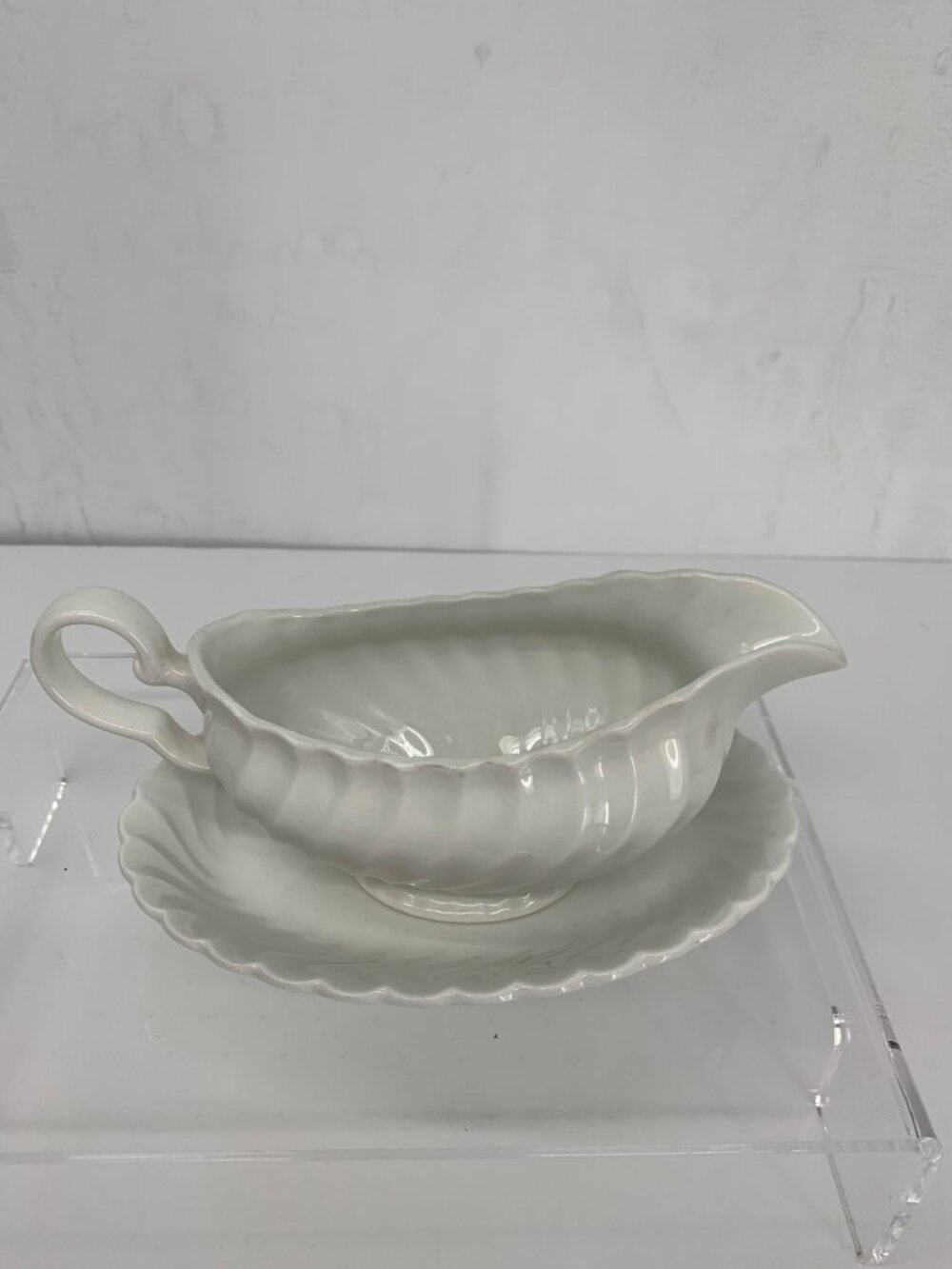 Johnson Brothers White Ironstone Gravy Boat With Attached Underplate England Vin